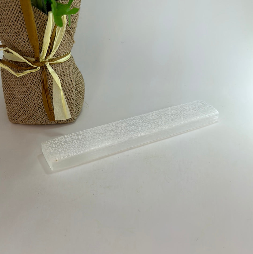 Selenite Life Flower Plate